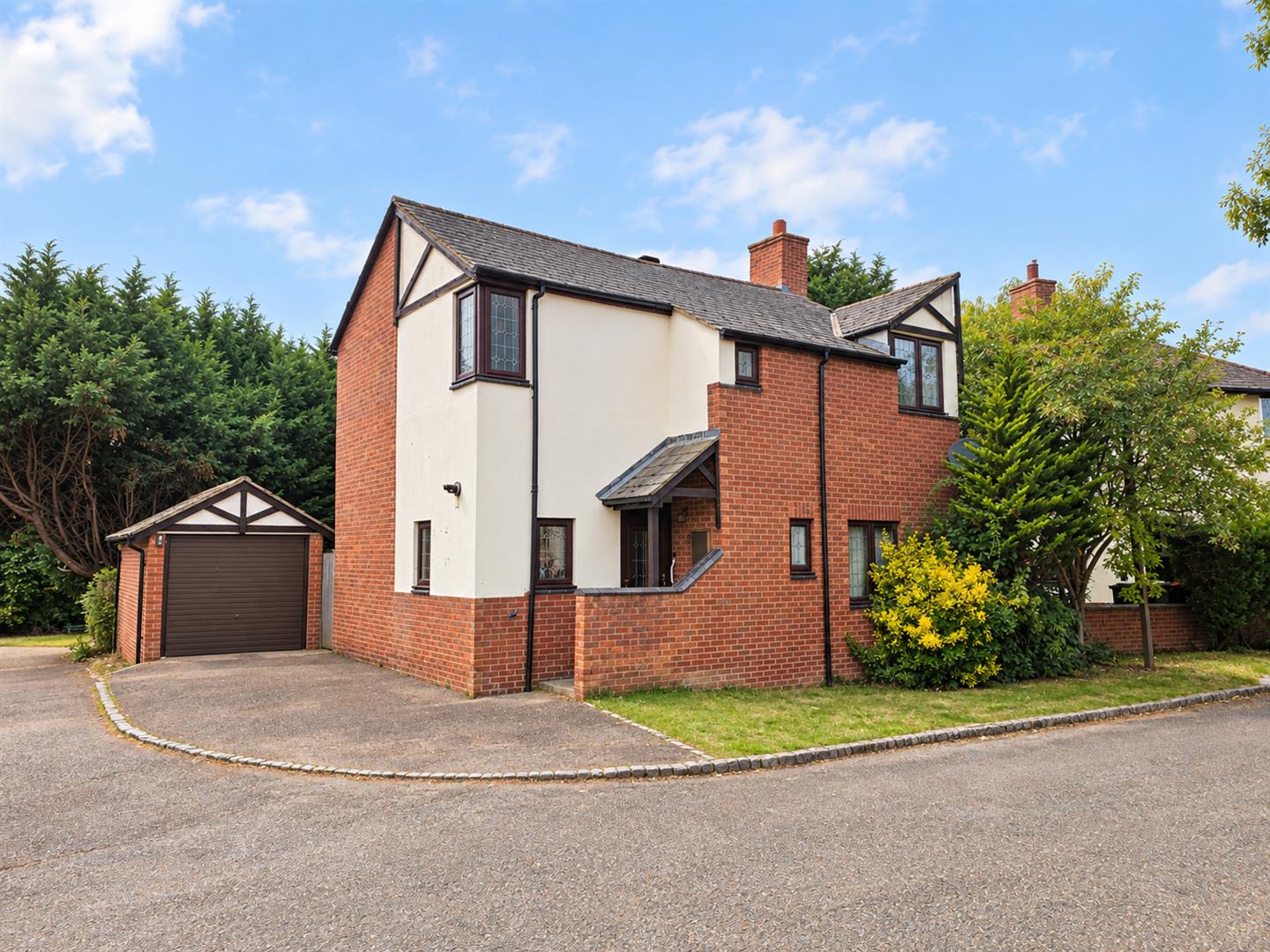 4 bed property in Nursery Gardens, Milton Keynes